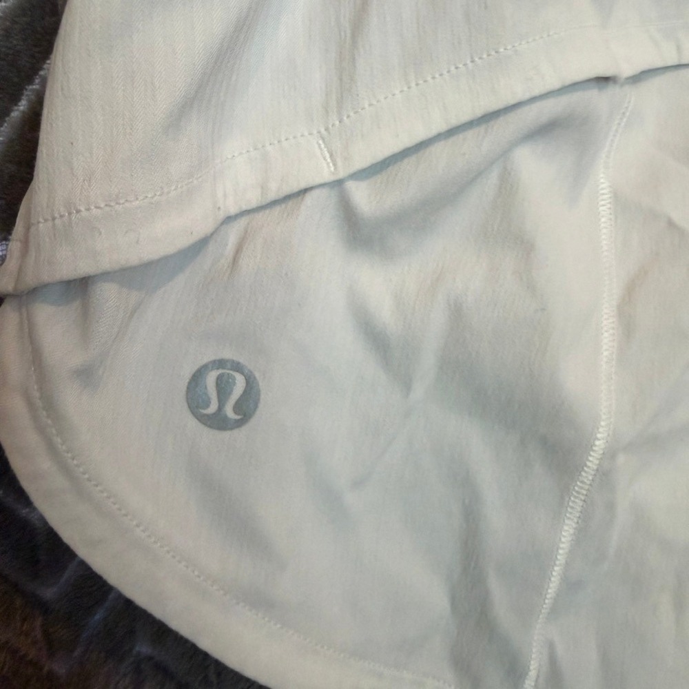 Lululemon Speed Up Short 2.5" Inseam White - Picture 4 of 7